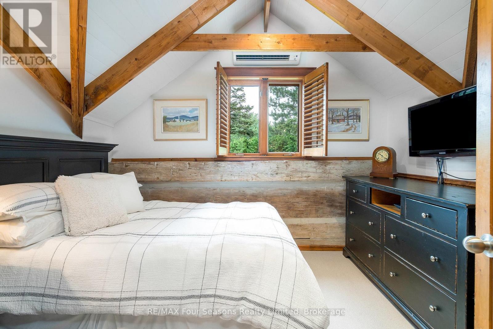 151 Sleepy Hollow Road, Blue Mountains, Ontario  L9Y 0S8 - Photo 20 - X12163958