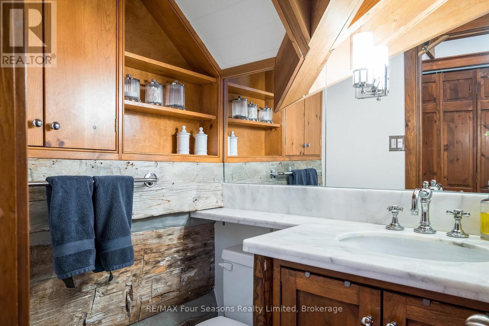 151 Sleepy Hollow Road, Blue Mountains, Ontario  L9Y 0S8 - Photo 23 - X12163958