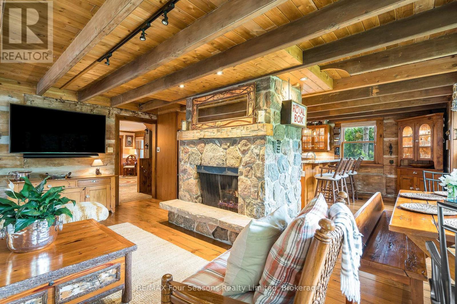 151 Sleepy Hollow Road, Blue Mountains, Ontario  L9Y 0S8 - Photo 7 - X12163958