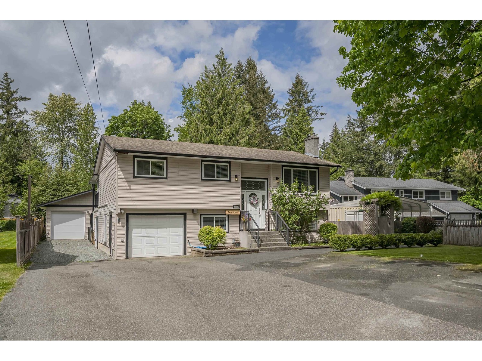 25035 10 Avenue, Langley, British Columbia  V4W 2S7 - Photo 2 - R3005281