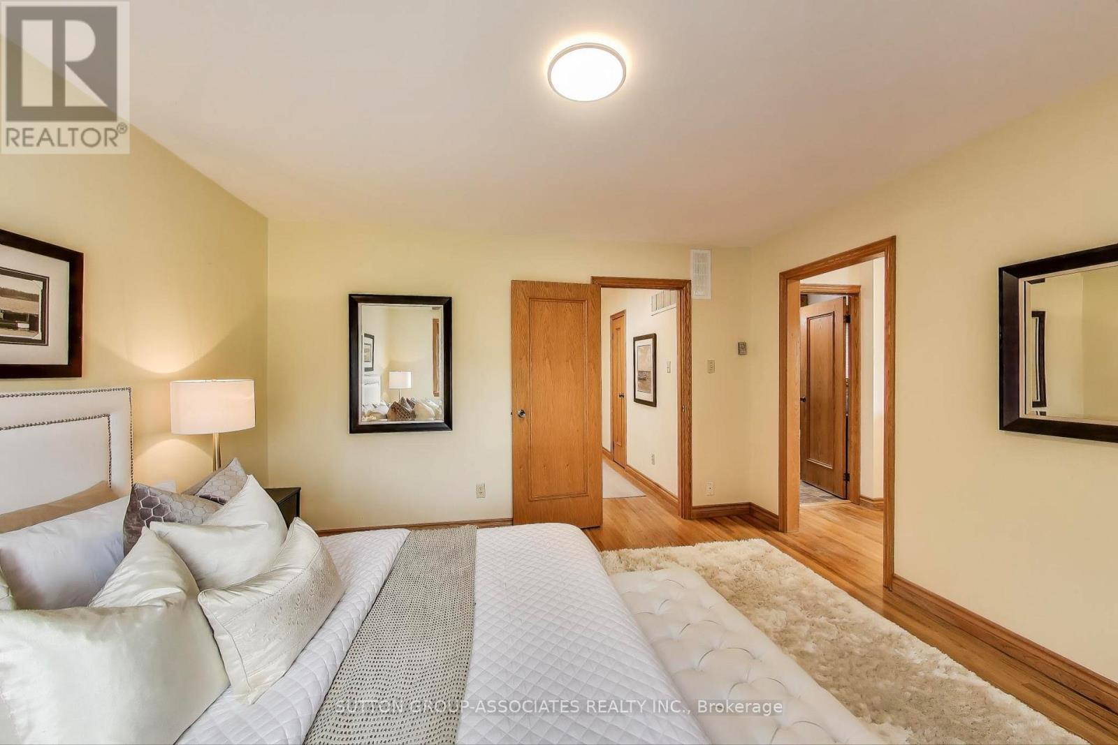 368 Douglas Avenue, Toronto, Ontario  M5M 1H4 - Photo 13 - C12163923