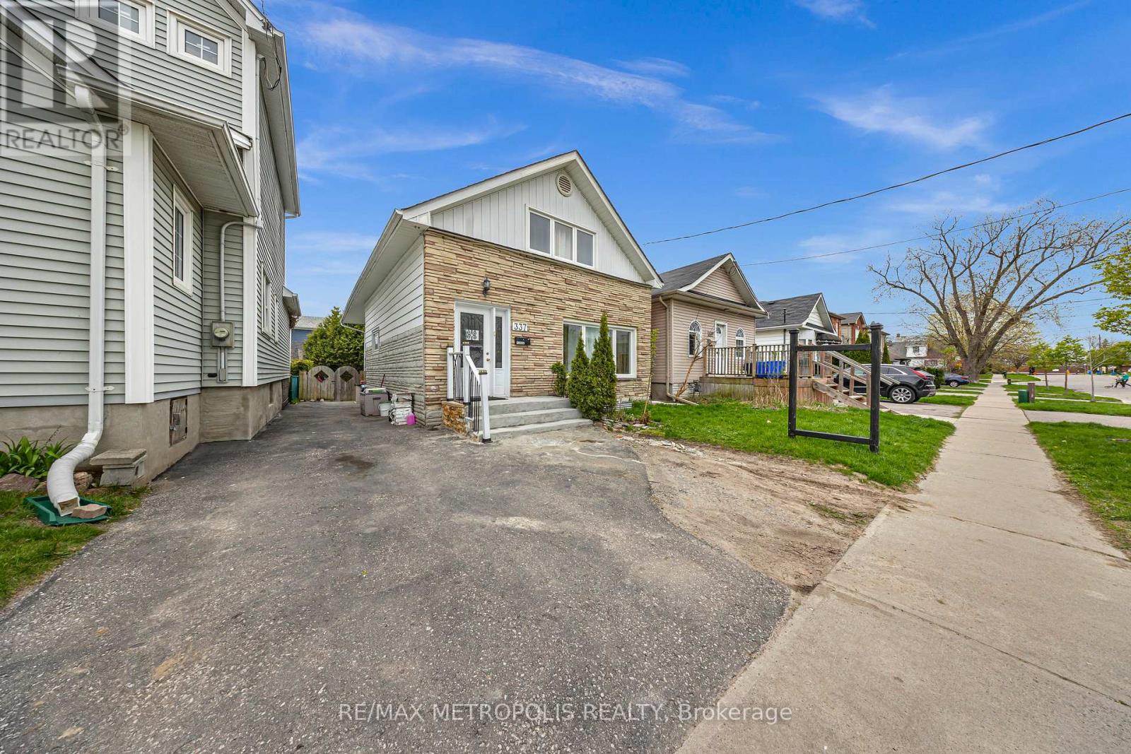 Property at 337 PINE AVENUE image 3