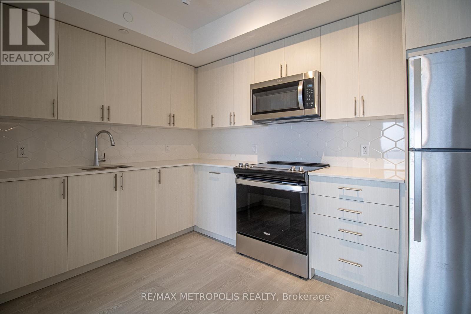 708 - 2545 Simcoe Street N, Oshawa, Ontario  L1L 0W3 - Photo 3 - E12163935