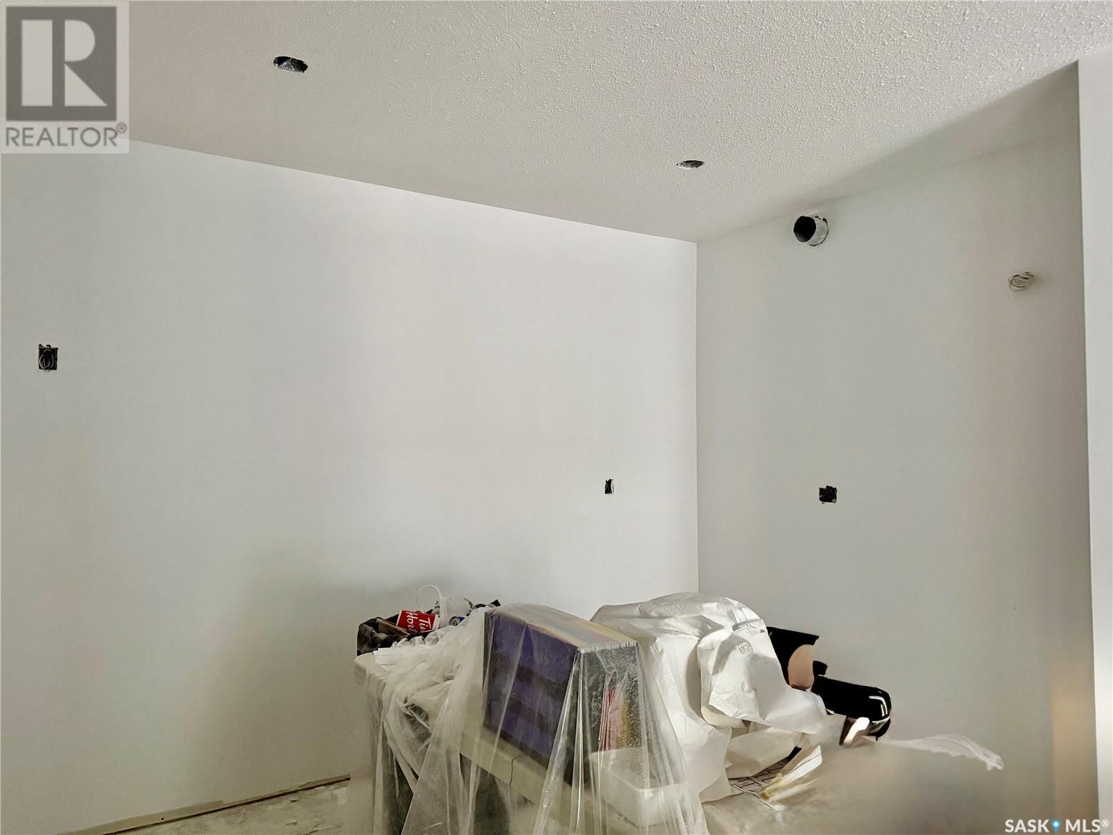 Property at 104 607 10th STREET image 3