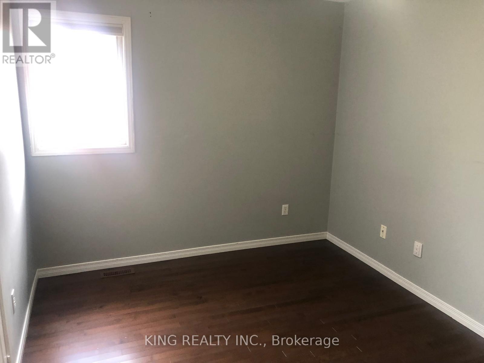 260 Stanley Street, Barrie, Ontario  L4M 6Y2 - Photo 13 - S12163930