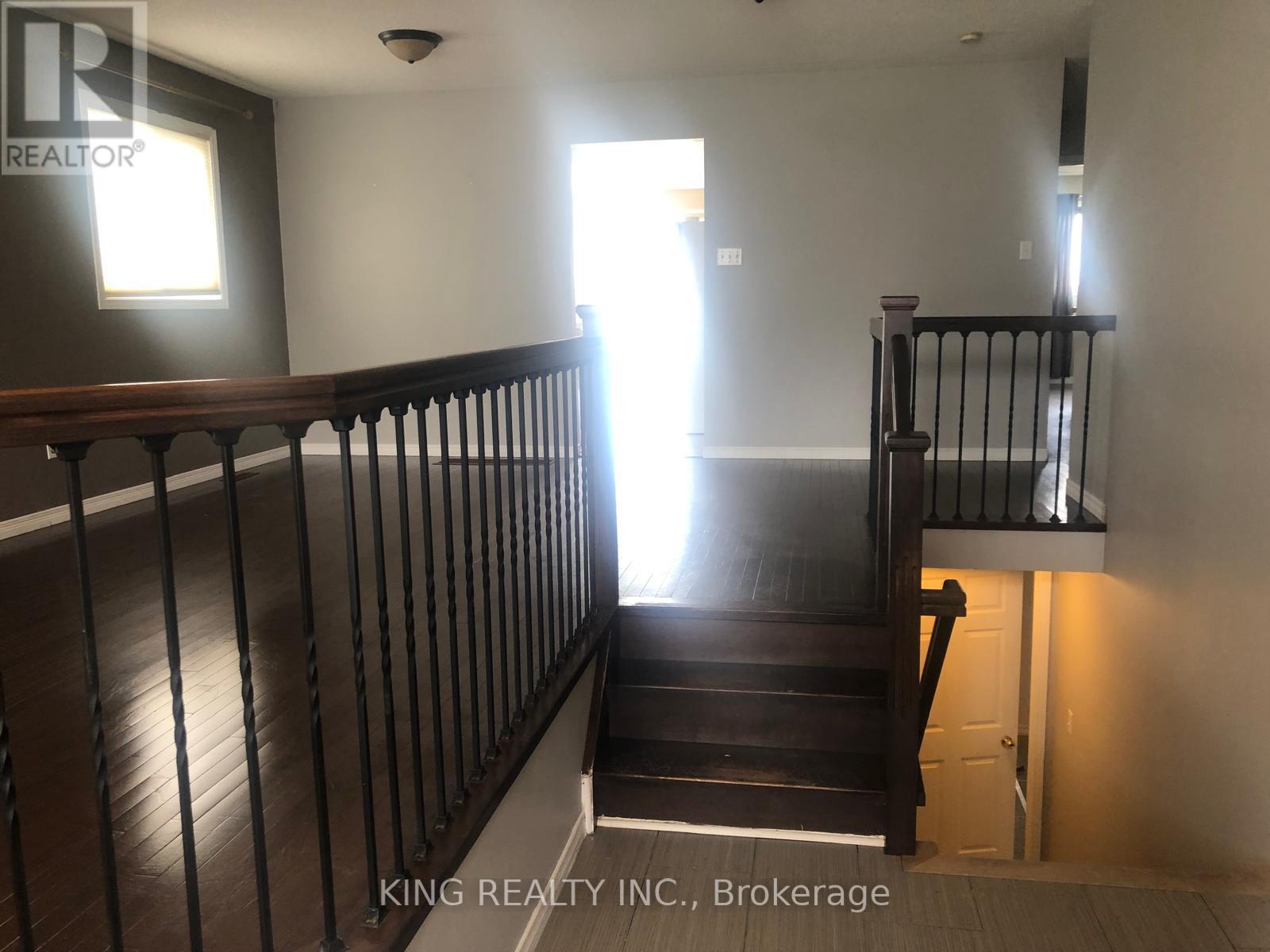 260 Stanley Street, Barrie, Ontario  L4M 6Y2 - Photo 17 - S12163930
