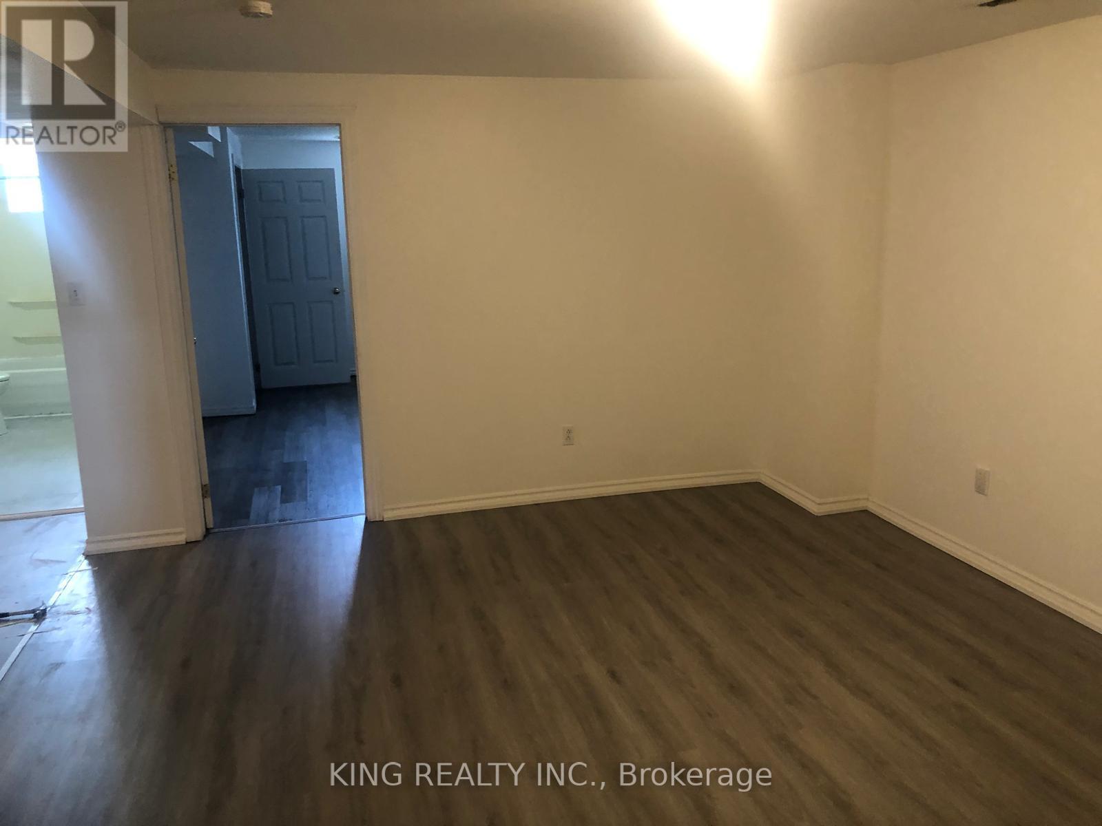 260 Stanley Street, Barrie, Ontario  L4M 6Y2 - Photo 20 - S12163930