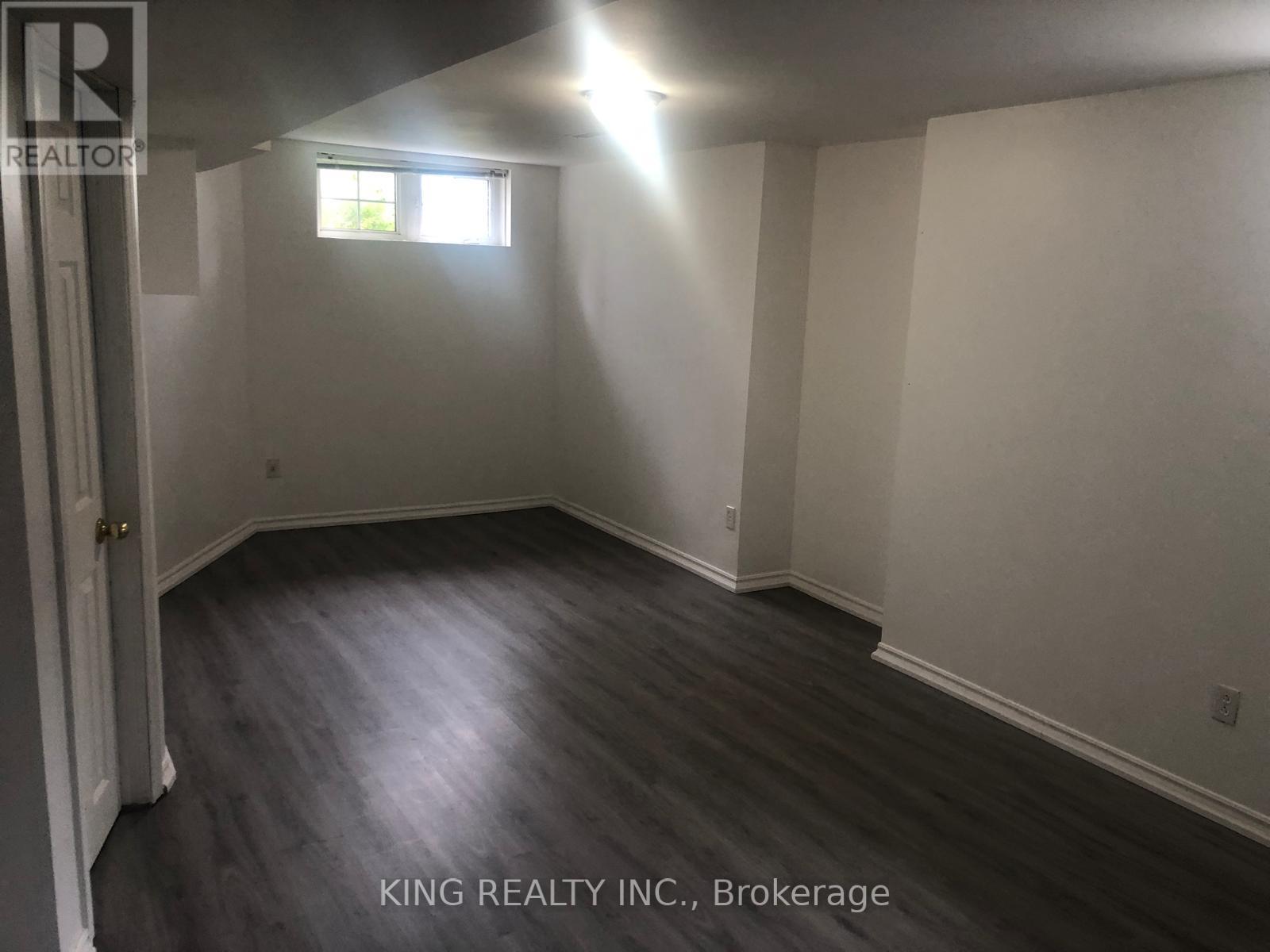 260 Stanley Street, Barrie, Ontario  L4M 6Y2 - Photo 22 - S12163930