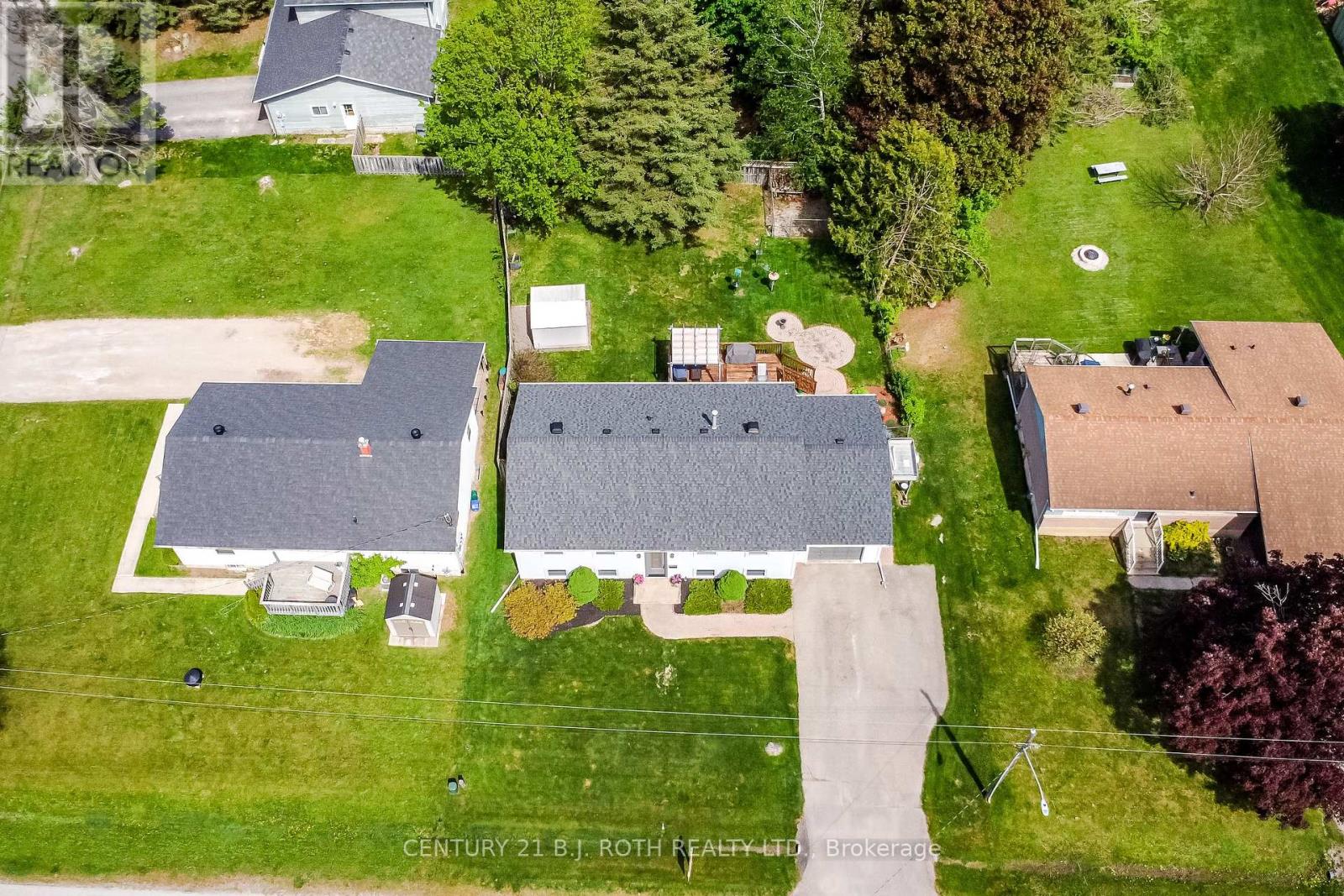 202 Crawford Street, Barrie, Ontario  L4N 3W6 - Photo 3 - S12163965