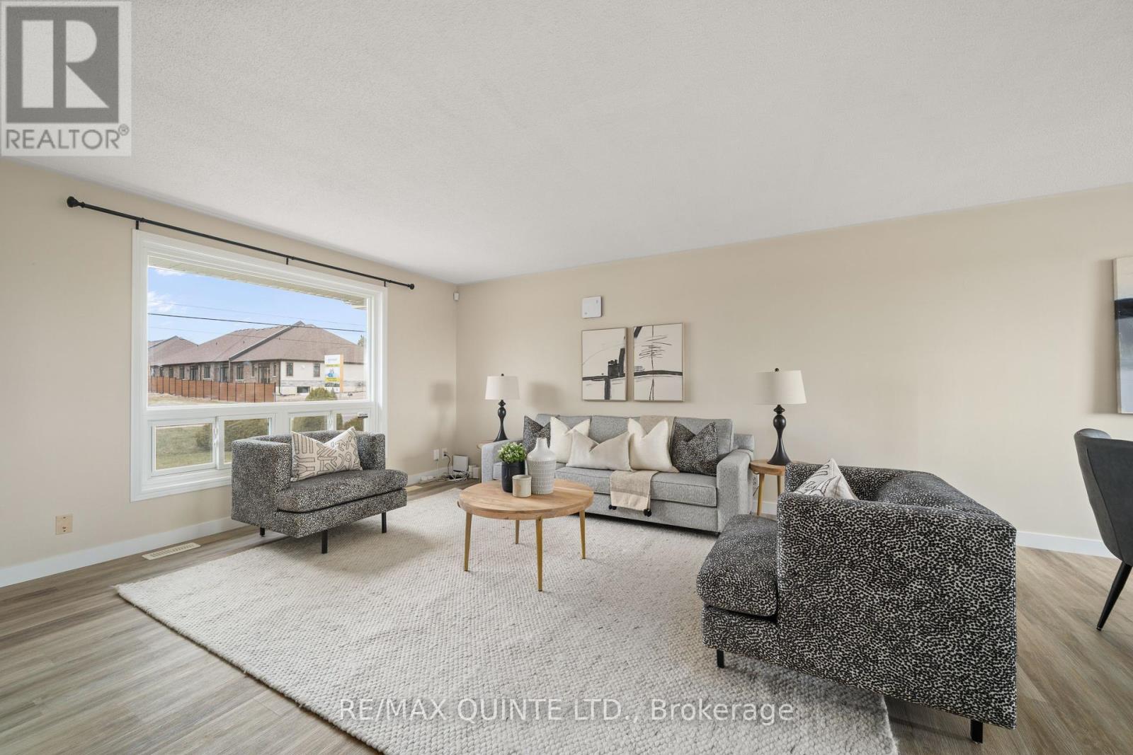 94 Cloverleaf Drive, Belleville, Ontario  K8N 4Z5 - Photo 8 - X12163990