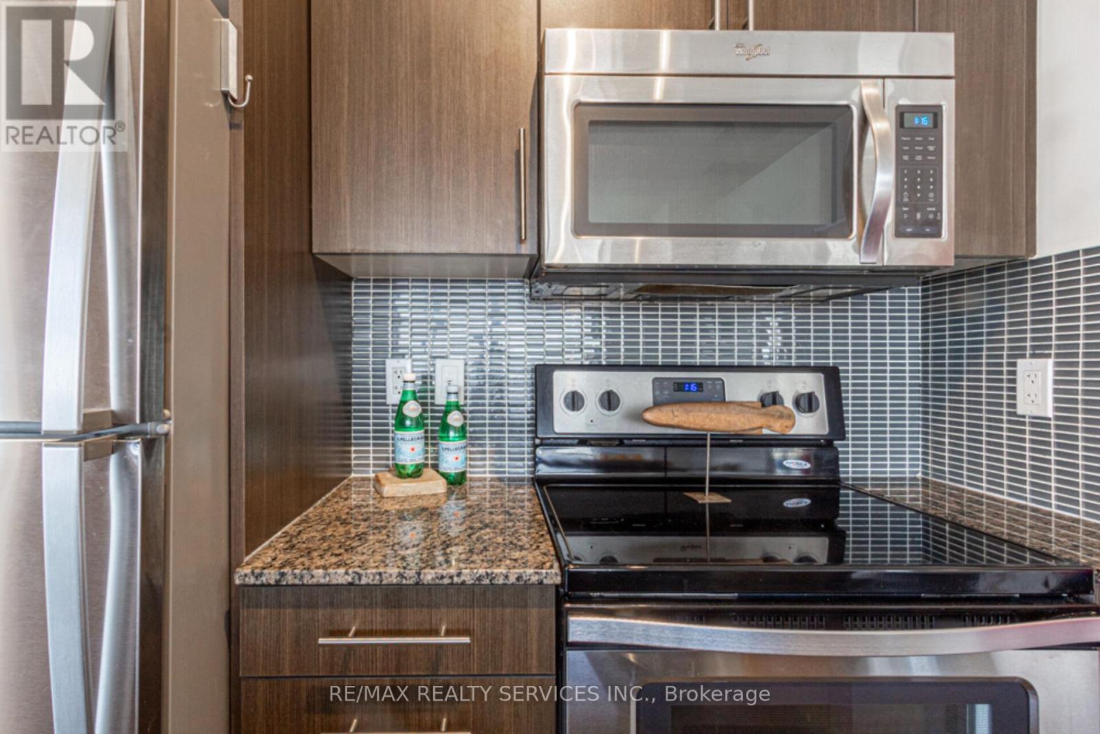 1911 - 65 Speers Road, Oakville, Ontario  L6K 0J1 - Photo 7 - W12163896