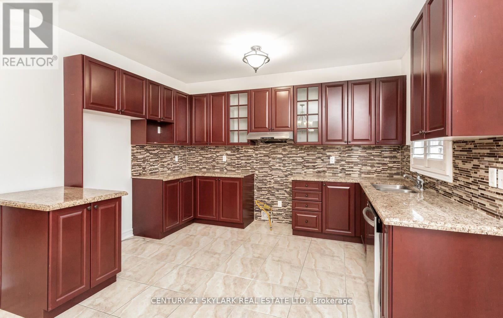 94 Bayhampton Drive, Brampton, Ontario  L6P 3A9 - Photo 12 - W12163898