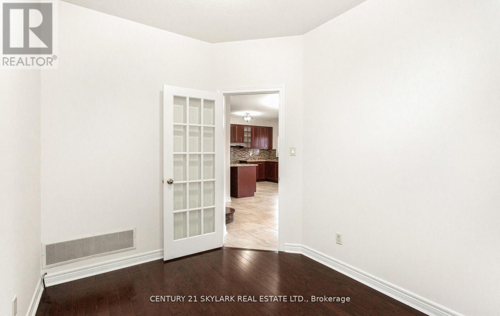 94 Bayhampton Drive, Brampton, Ontario  L6P 3A9 - Photo 16 - W12163898