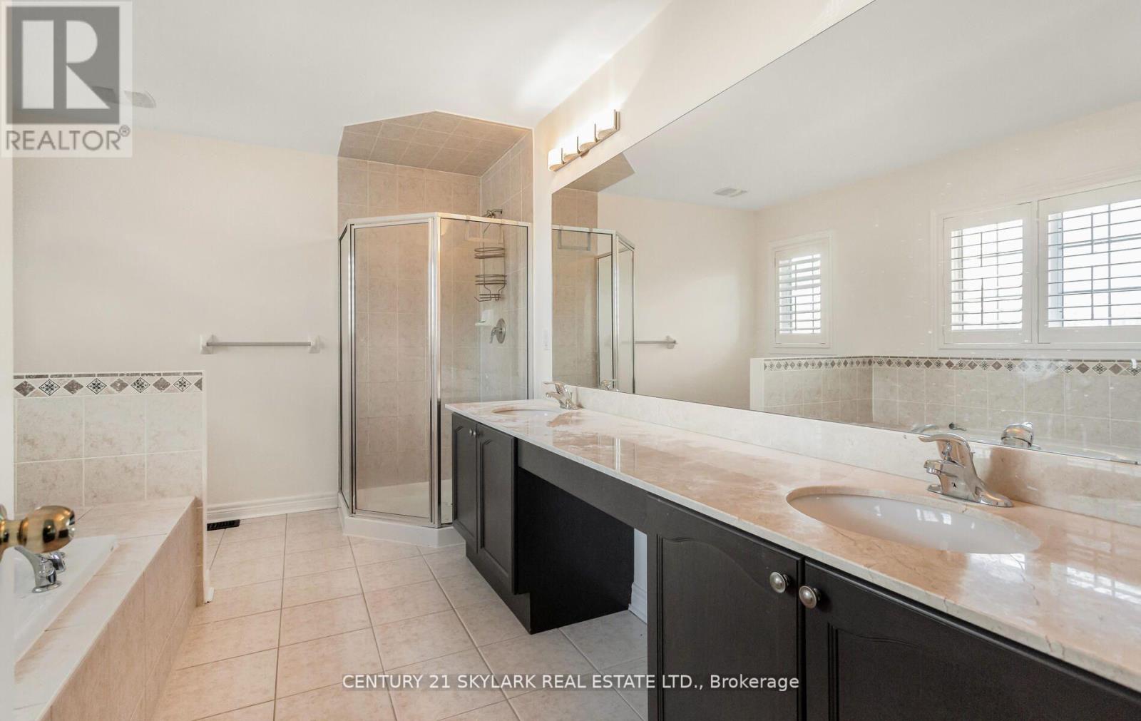 94 Bayhampton Drive, Brampton, Ontario  L6P 3A9 - Photo 23 - W12163898