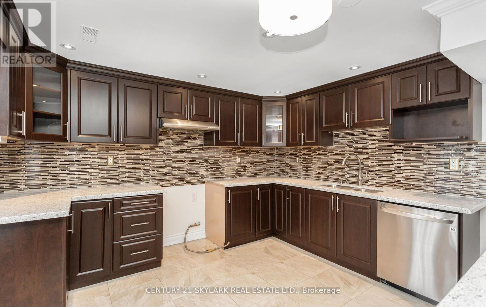 94 Bayhampton Drive, Brampton, Ontario  L6P 3A9 - Photo 43 - W12163898