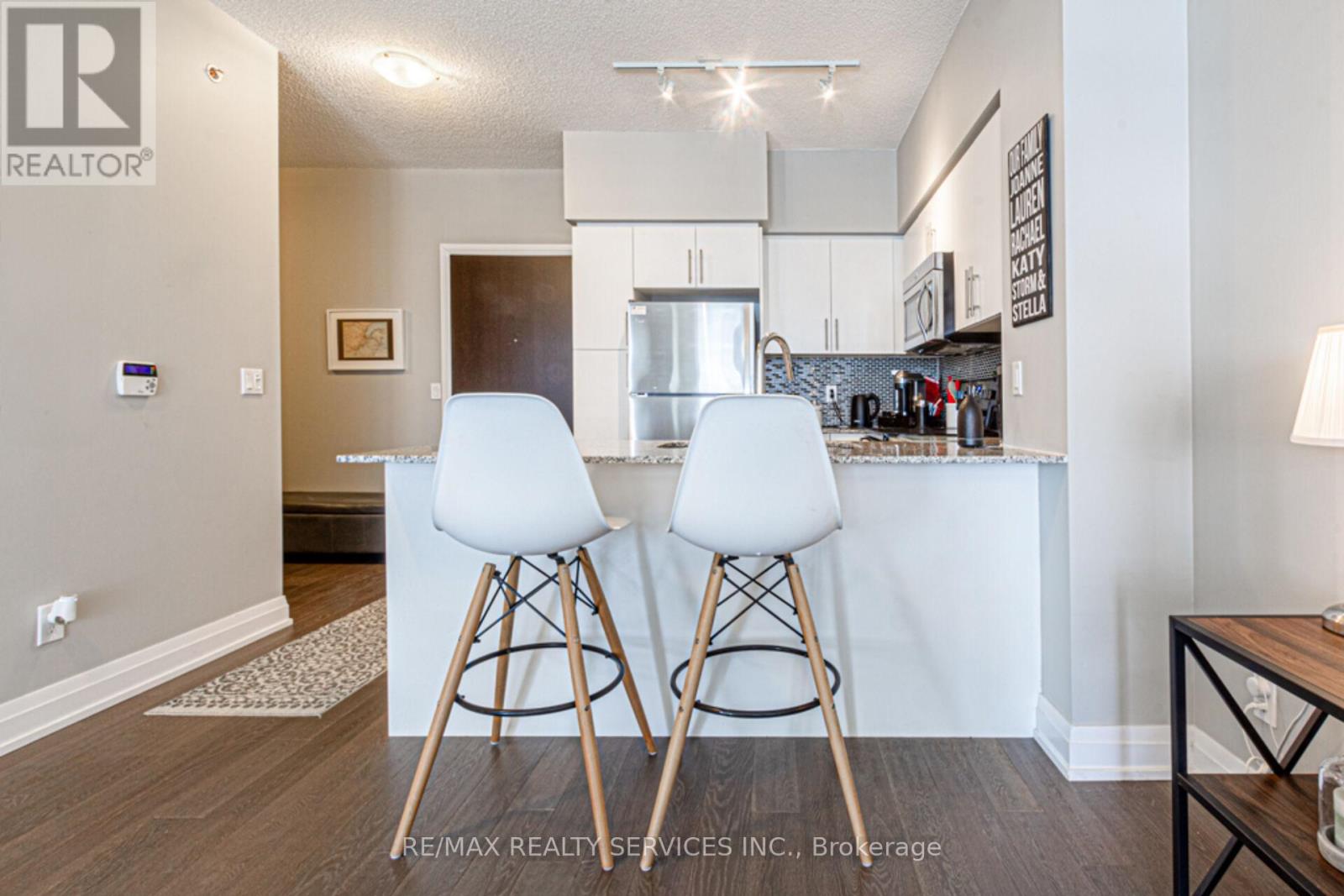 1507 - 65 Speers Road, Oakville, Ontario  L6K 0J1 - Photo 12 - W12163962