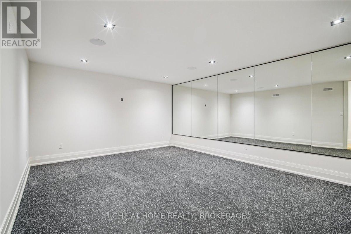 212 Watson Avenue, Oakville, Ontario  L6J 3V1 - Photo 28 - W12163963