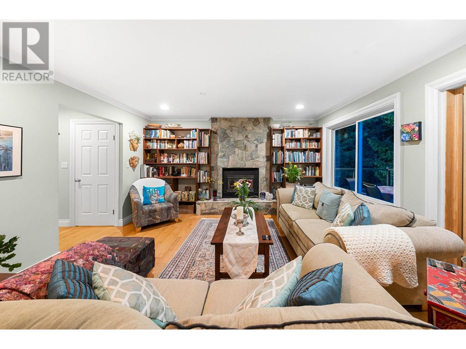 2380 Mackay Avenue, North Vancouver, British Columbia  V7P 2M9 - Photo 11 - R3001254