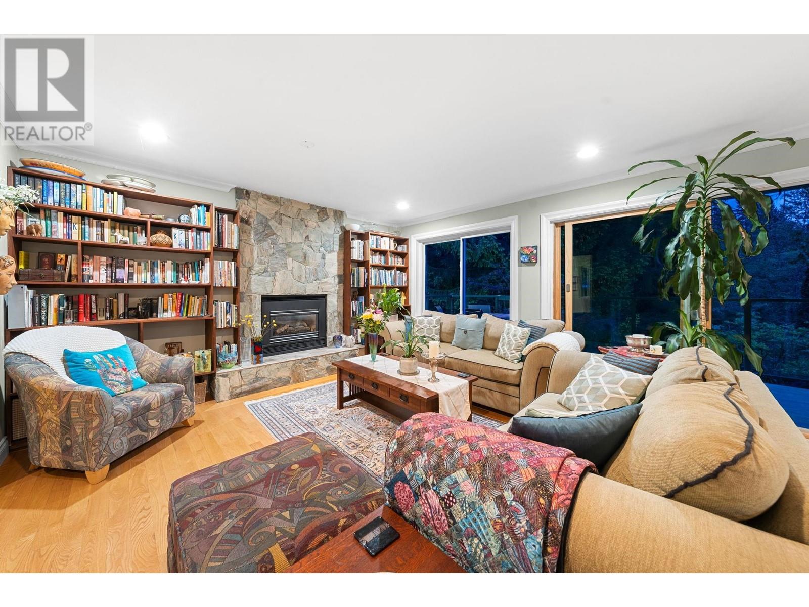 2380 Mackay Avenue, North Vancouver, British Columbia  V7P 2M9 - Photo 10 - R3001254