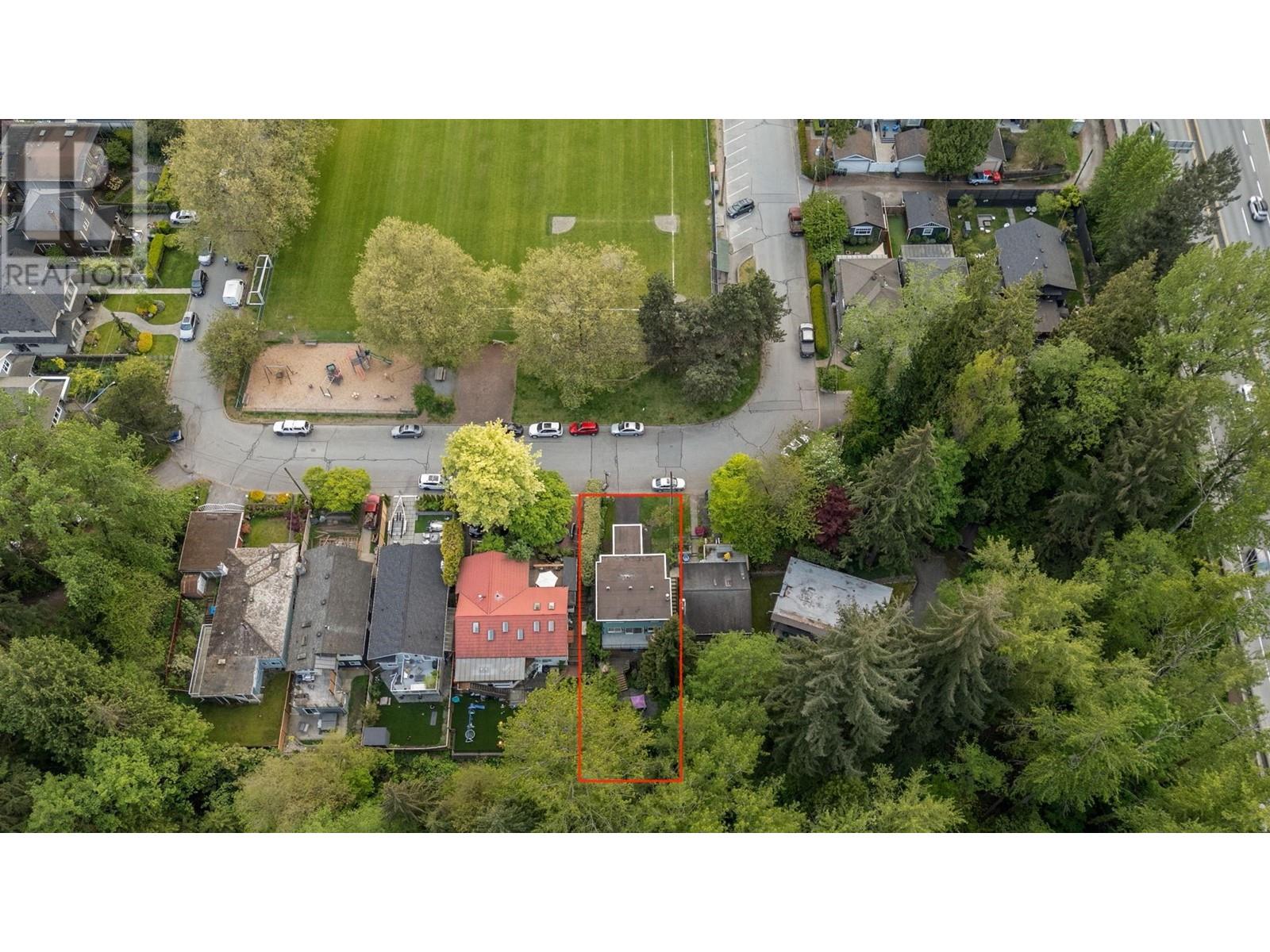 2380 Mackay Avenue, North Vancouver, British Columbia  V7P 2M9 - Photo 28 - R3001254