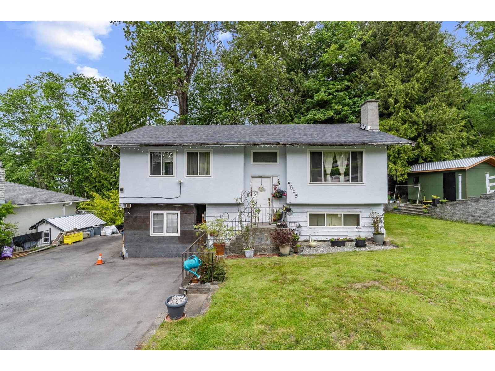 9605 Queens Place, Surrey, British Columbia  V3V 2S2 - Photo 1 - R2999130