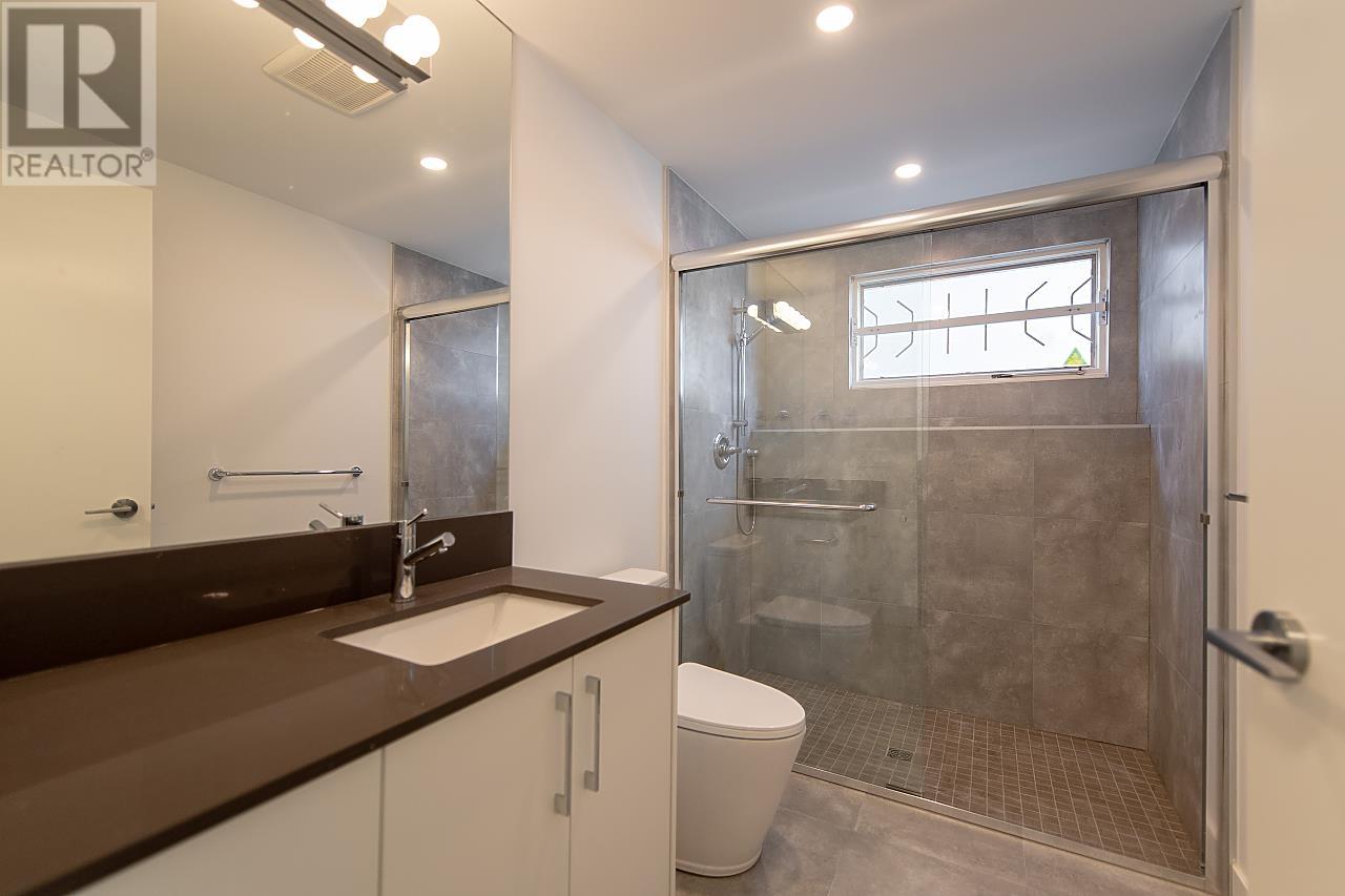 Listing Picture 16 of 19 : 3116 E 62ND AVENUE, Vancouver / 溫哥華 - 魯藝地產 Yvonne Lu Group - MLS Medallion Club Member