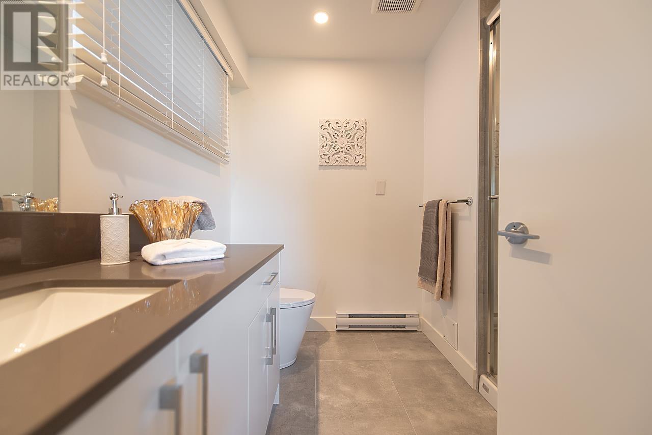 Listing Picture 9 of 19 : 3116 E 62ND AVENUE, Vancouver / 溫哥華 - 魯藝地產 Yvonne Lu Group - MLS Medallion Club Member