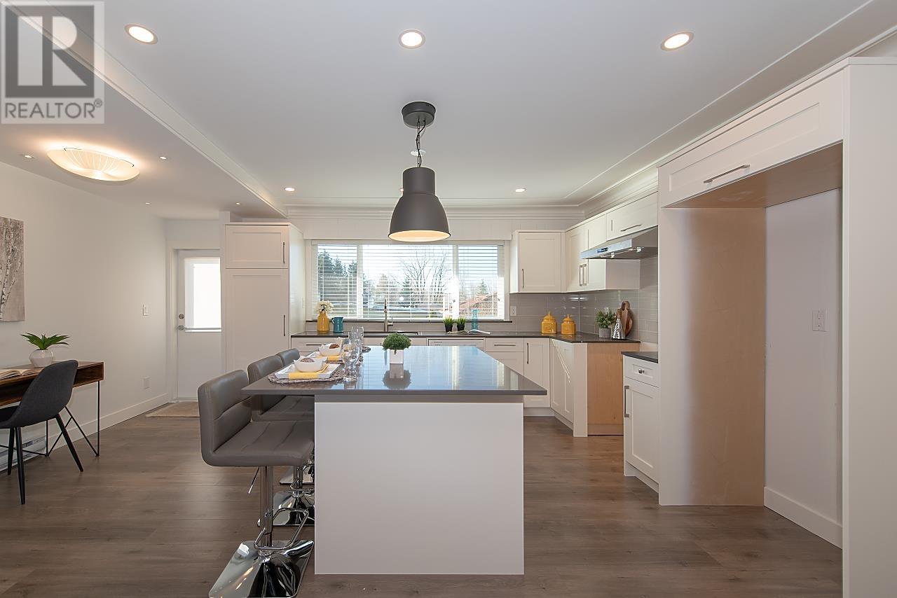 Listing Picture 3 of 19 : 3116 E 62ND AVENUE, Vancouver / 溫哥華 - 魯藝地產 Yvonne Lu Group - MLS Medallion Club Member