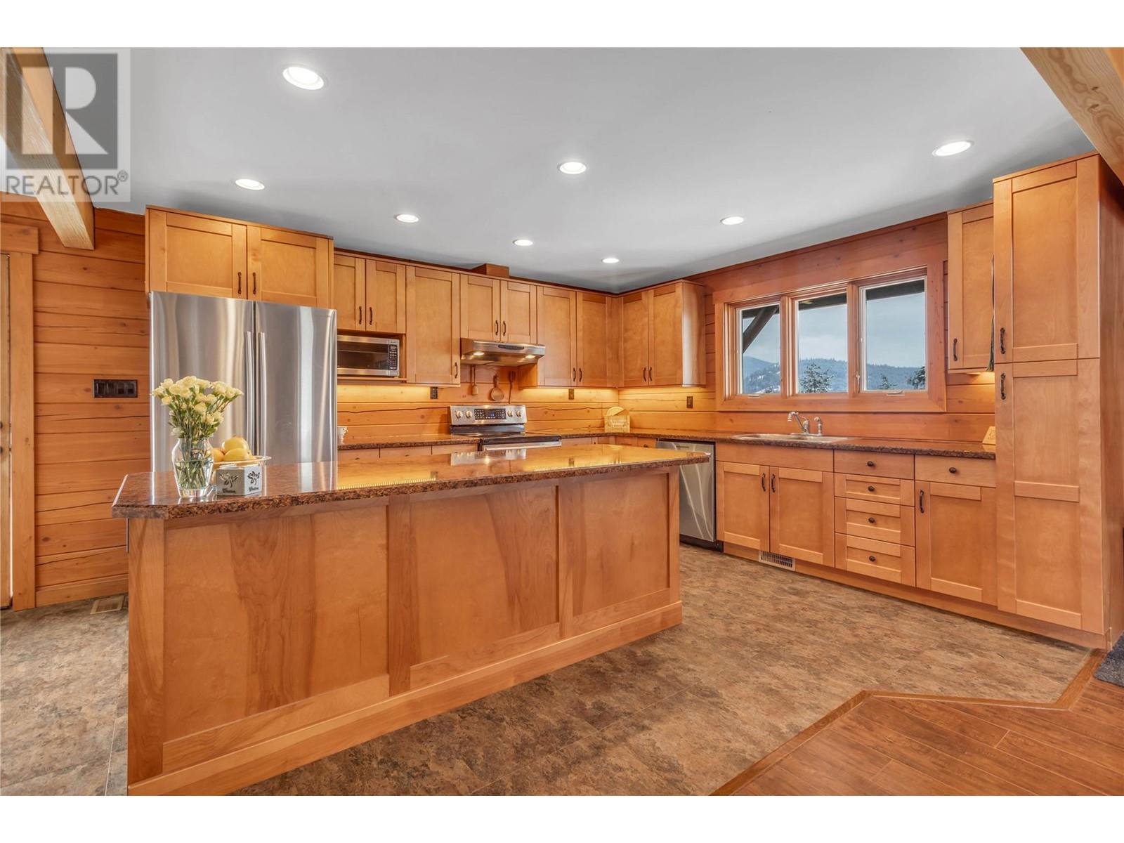 9371 6 Highway, Coldstream, BC V1B3B5