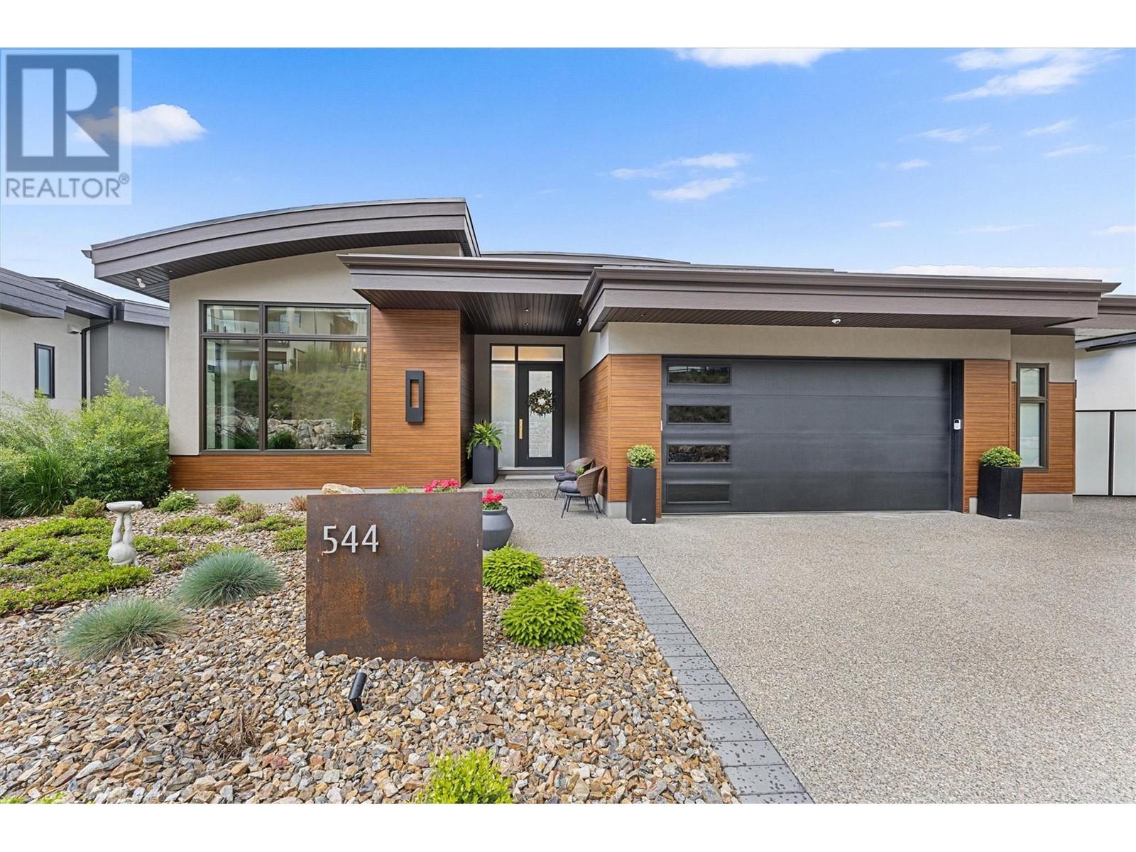 544 Clifton Lane, Kelowna, British Columbia