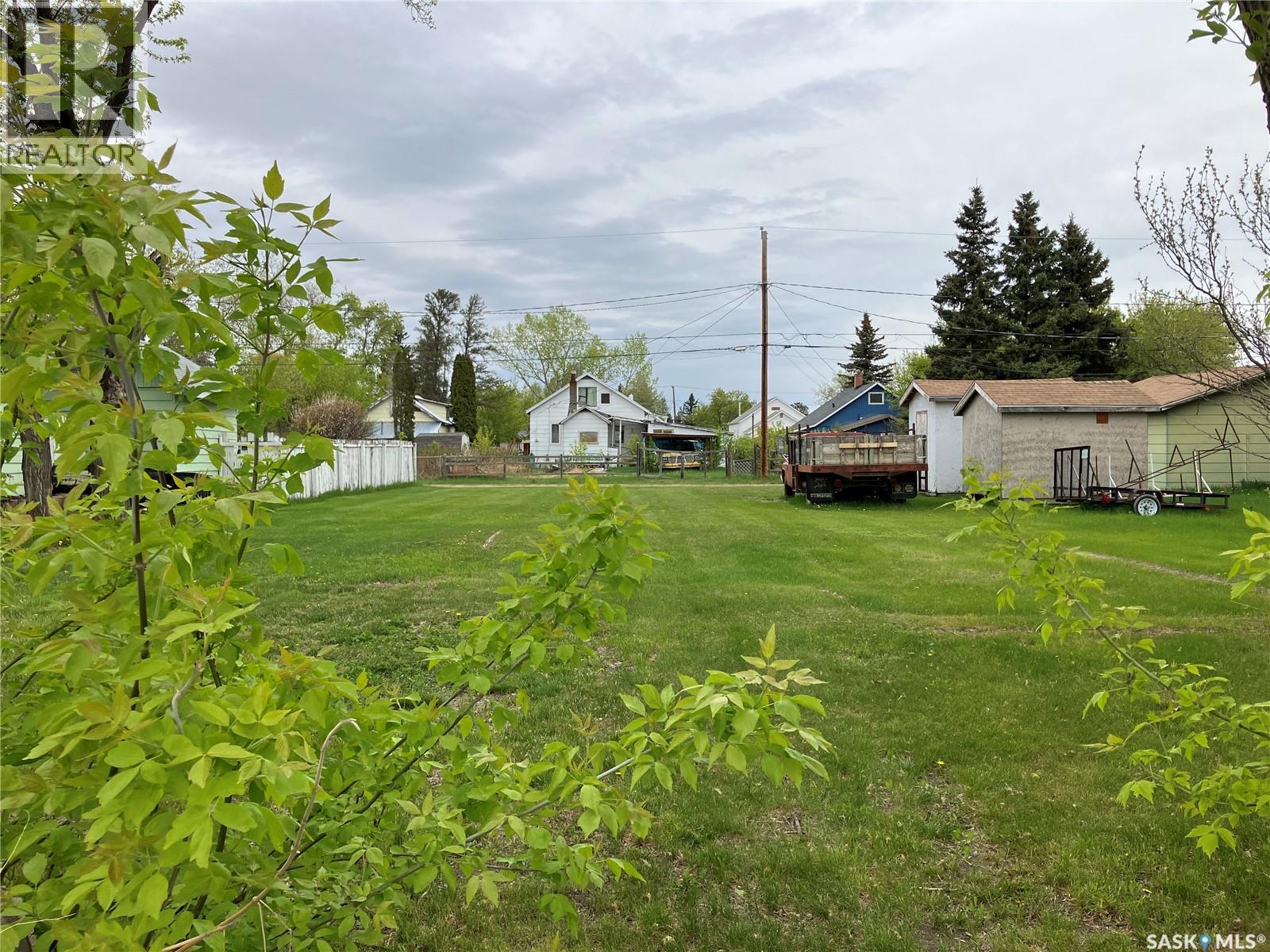 405 8th Avenue W, Nipawin, Saskatchewan  S0E 1E0 - Photo 3 - SK990666