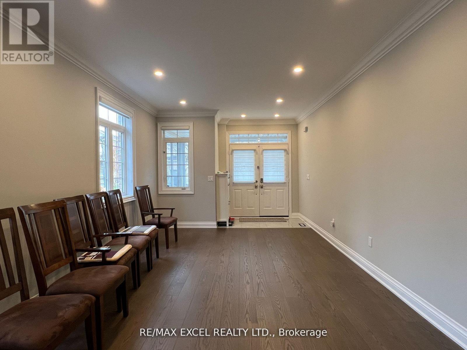 8 Charles Sturdy Road, Markham, Ontario  L6C 3A8 - Photo 8 - N12163969