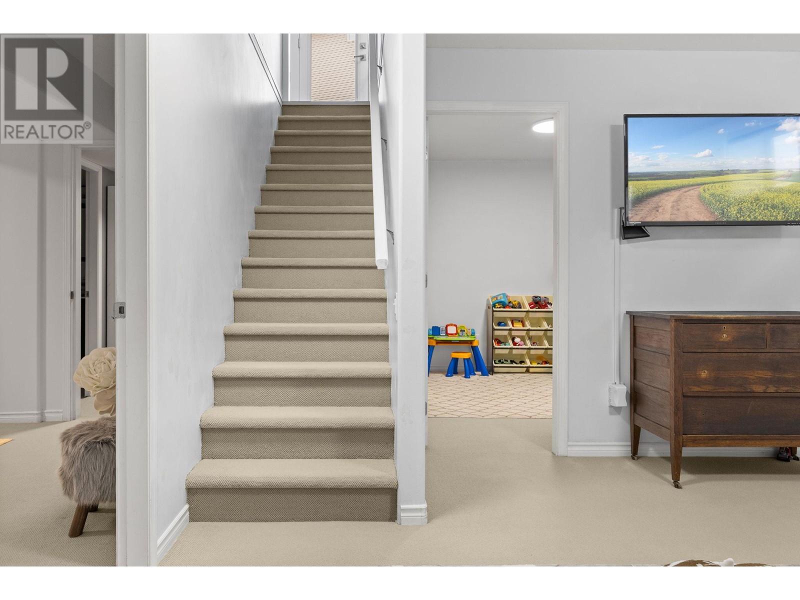 667 South Crest Drive, Kelowna, British Columbia  V1W 4W6 - Photo 46 - 10348889