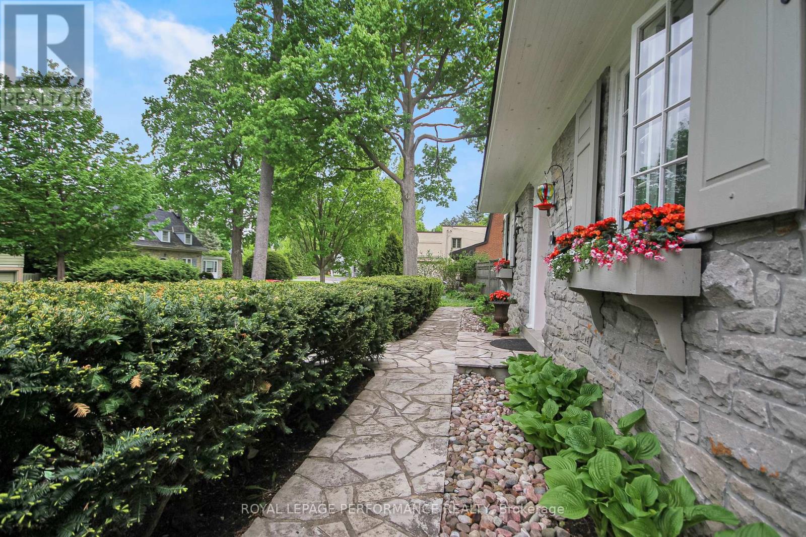 550 Piccadilly Avenue, Ottawa, Ontario  K1Y 0J1 - Photo 5 - X12054113