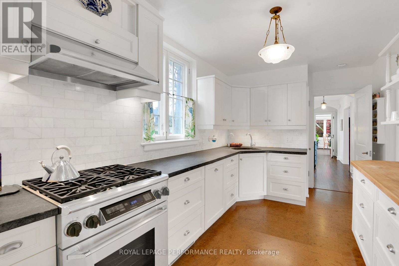 550 Piccadilly Avenue, Ottawa, Ontario  K1Y 0J1 - Photo 9 - X12054113