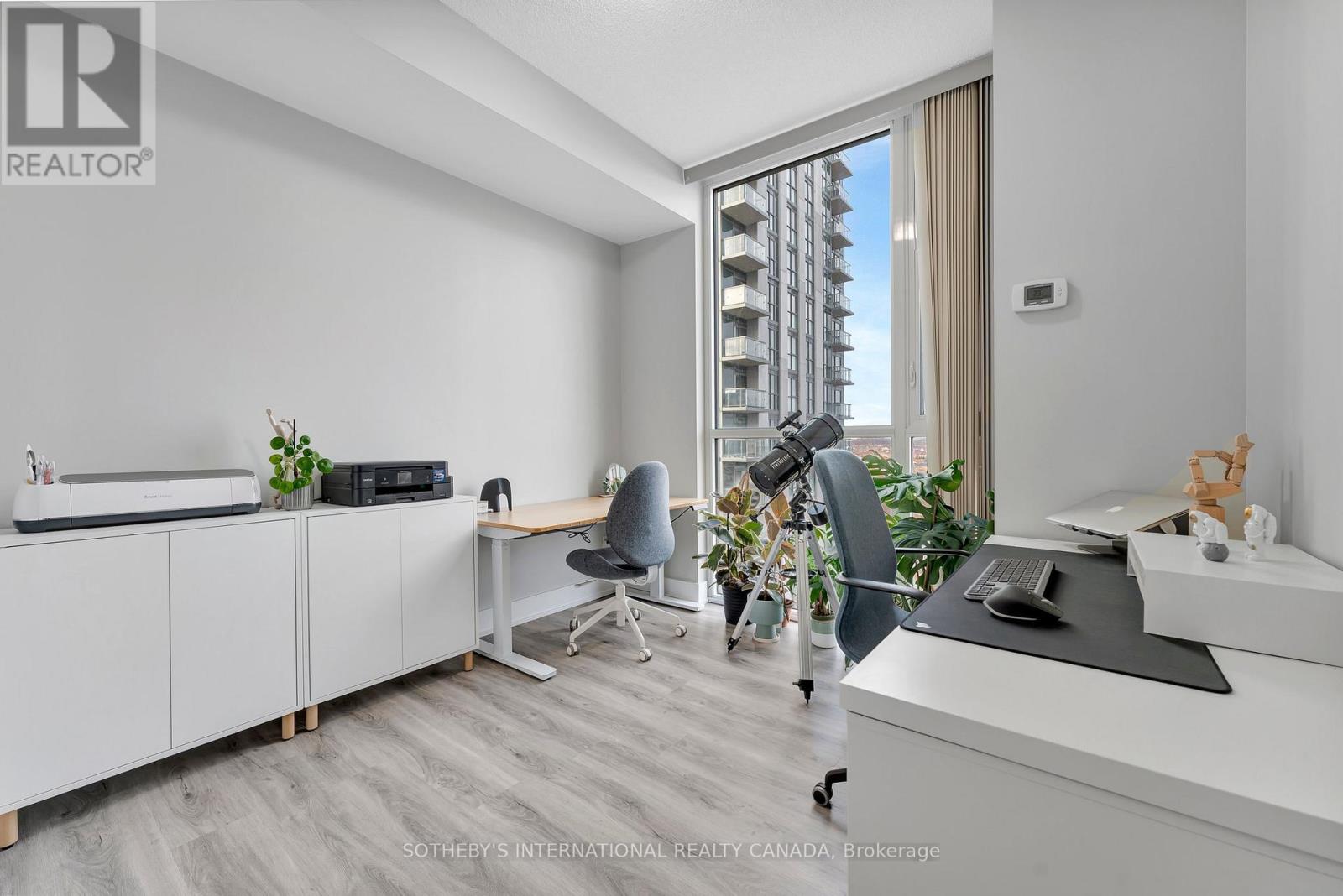 1516 - 339 Rathburn Road W, Mississauga, Ontario  L5B 0K6 - Photo 14 - W12163970