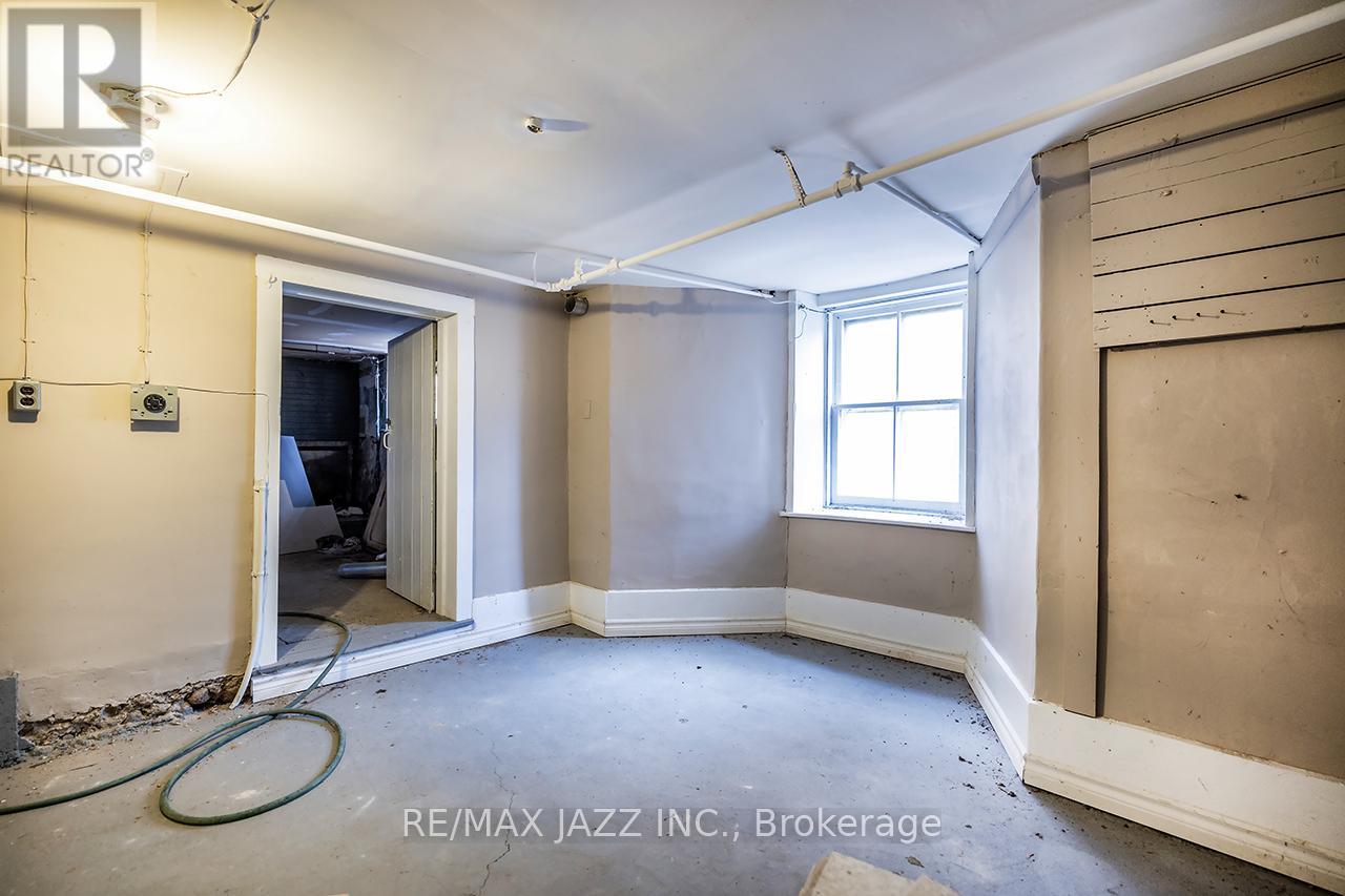 221 Walton Street, Port Hope, Ontario  L1A 1P1 - Photo 31 - X12164057
