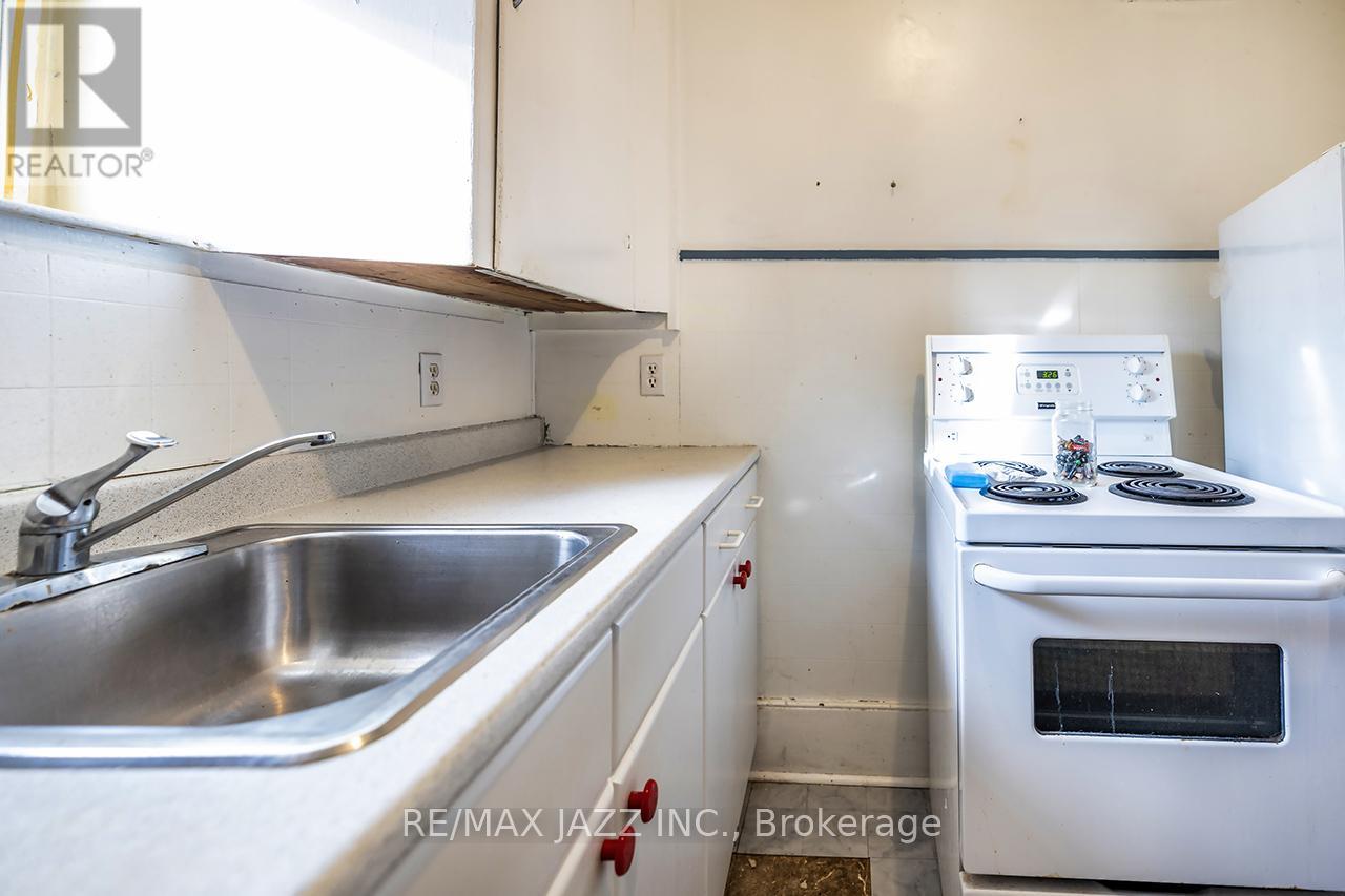 221 Walton Street, Port Hope, Ontario  L1A 1P1 - Photo 13 - X12164060