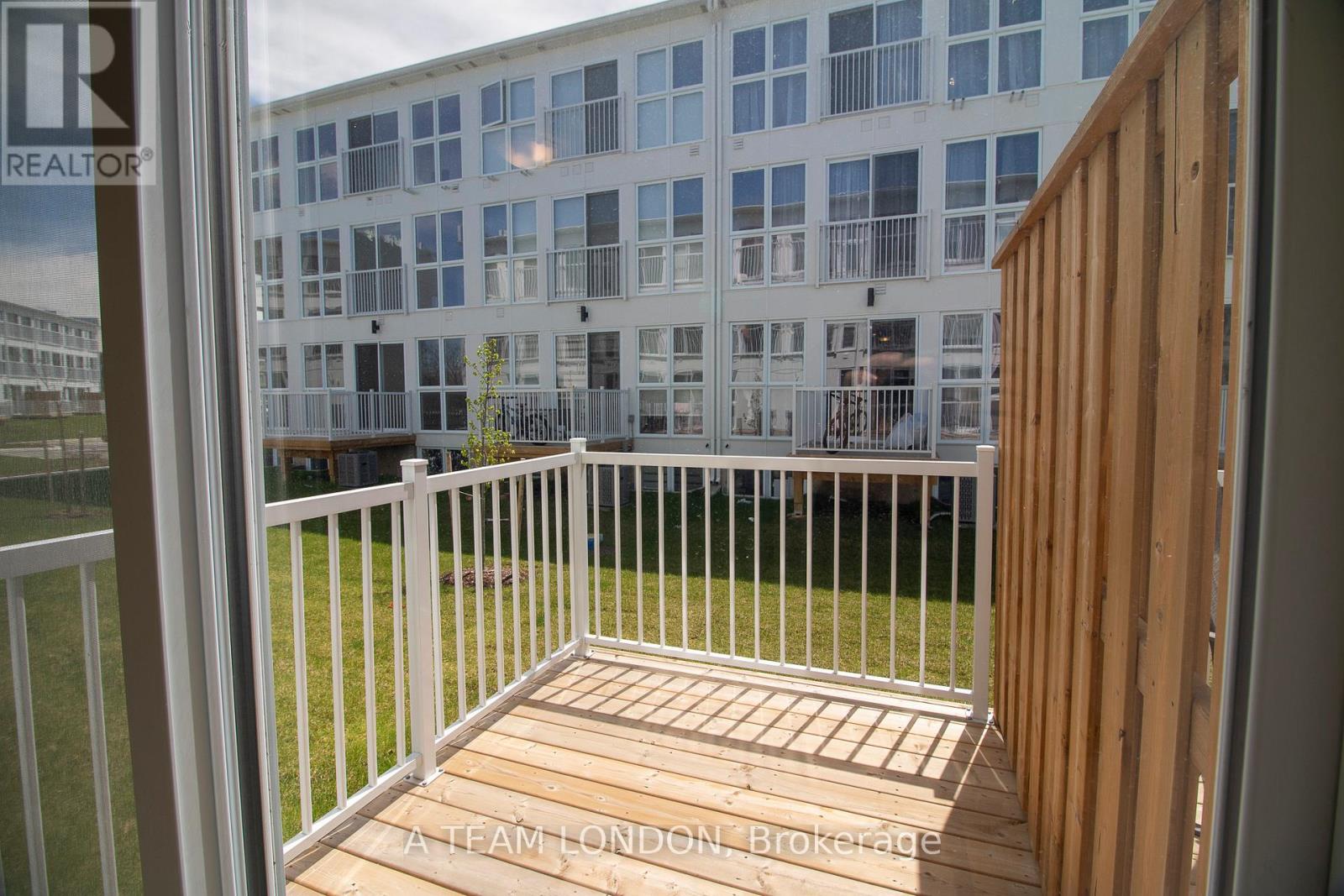 254 - 254 Edgevalley Road, London East (East D), Ontario  N5V 5J3 - Photo 12 - X12164071