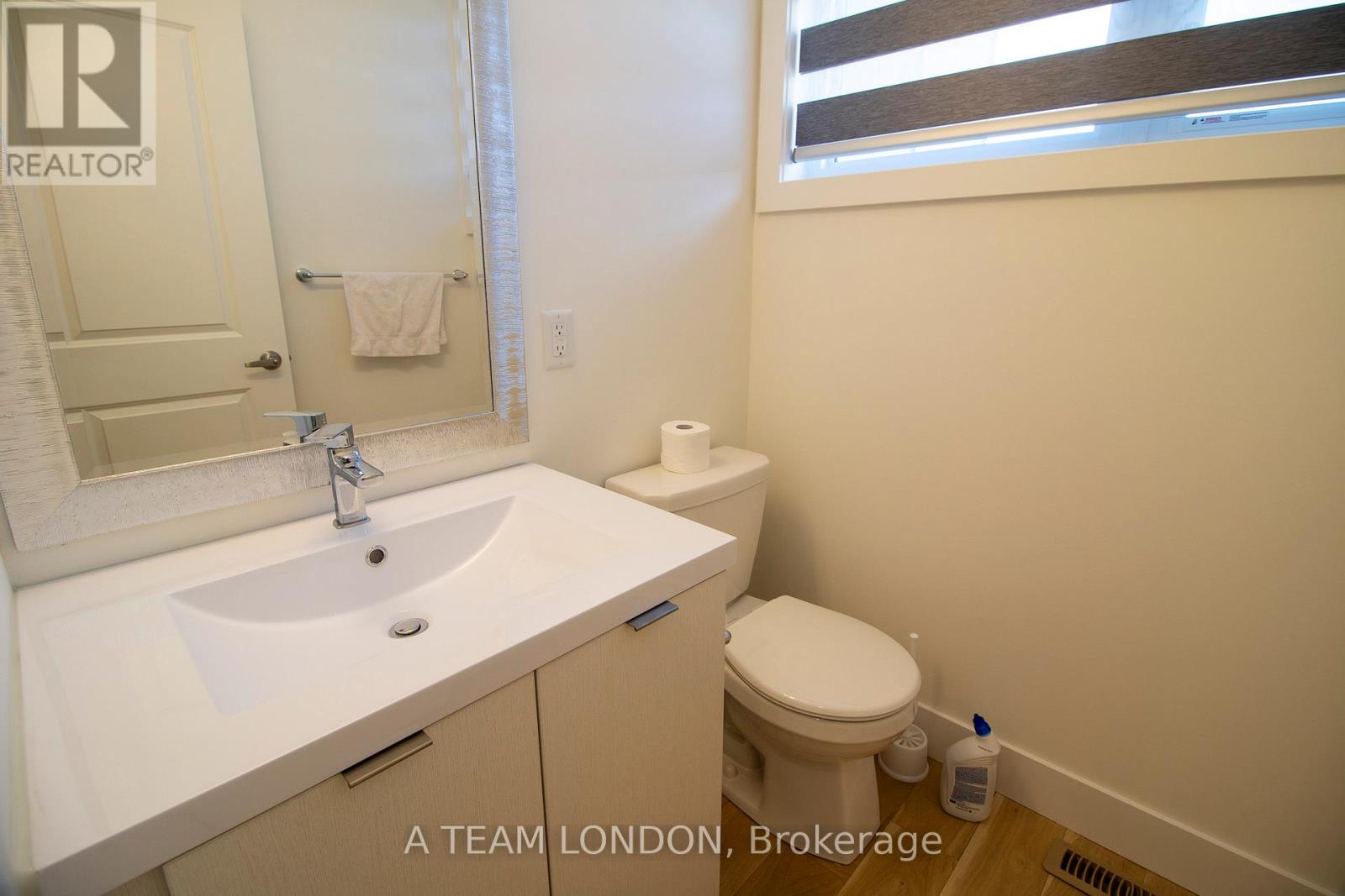 254 - 254 Edgevalley Road, London East (East D), Ontario  N5V 5J3 - Photo 30 - X12164071