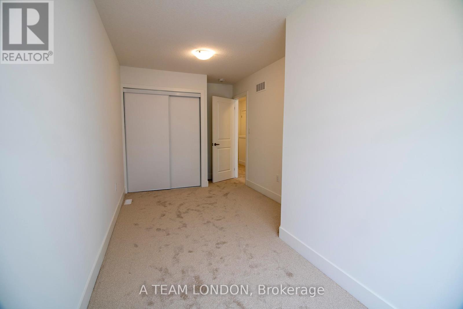 254 - 254 Edgevalley Road, London East (East D), Ontario  N5V 5J3 - Photo 39 - X12164071