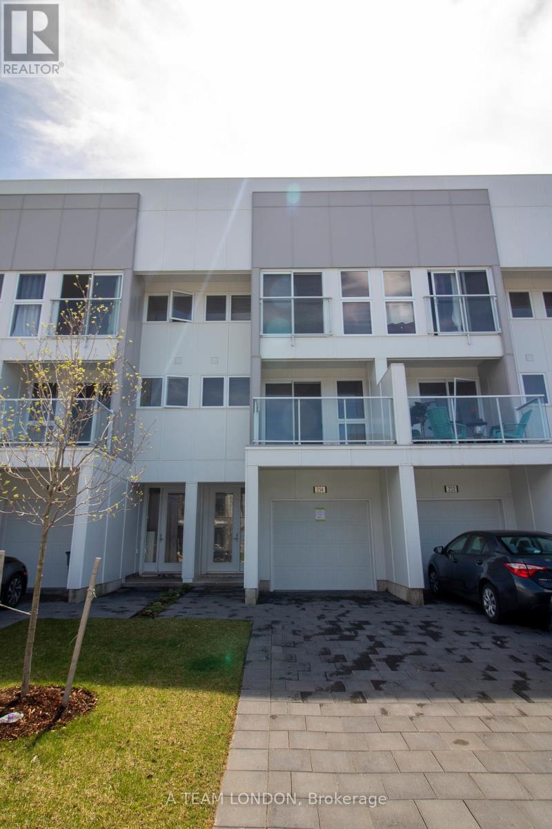 254 - 254 Edgevalley Road, London East (East D), Ontario  N5V 5J3 - Photo 4 - X12164071