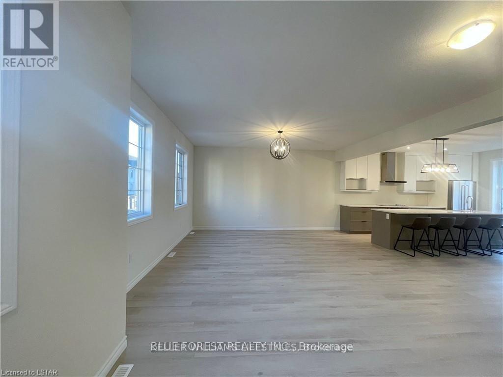 53 - 435 Callaway Road, London North (North R), Ontario  N6G 2N1 - Photo 10 - X12164074