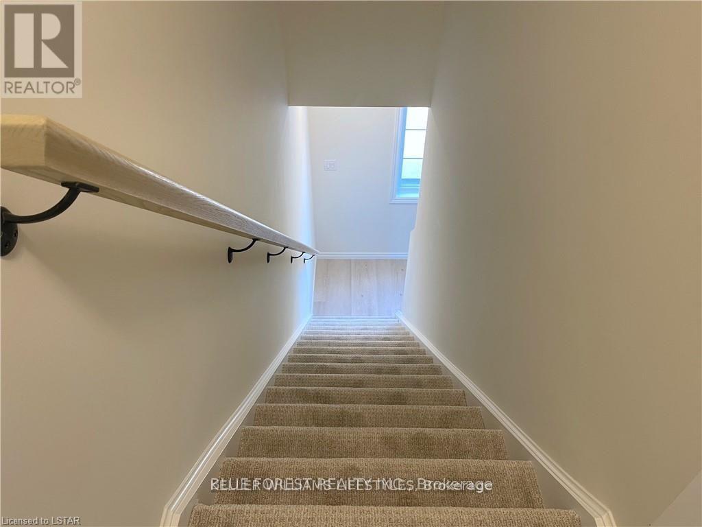 53 - 435 Callaway Road, London North (North R), Ontario  N6G 2N1 - Photo 14 - X12164074