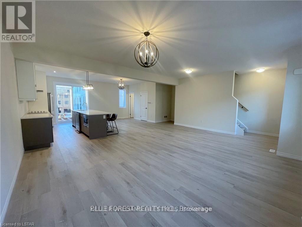 53 - 435 Callaway Road, London North (North R), Ontario  N6G 2N1 - Photo 7 - X12164074