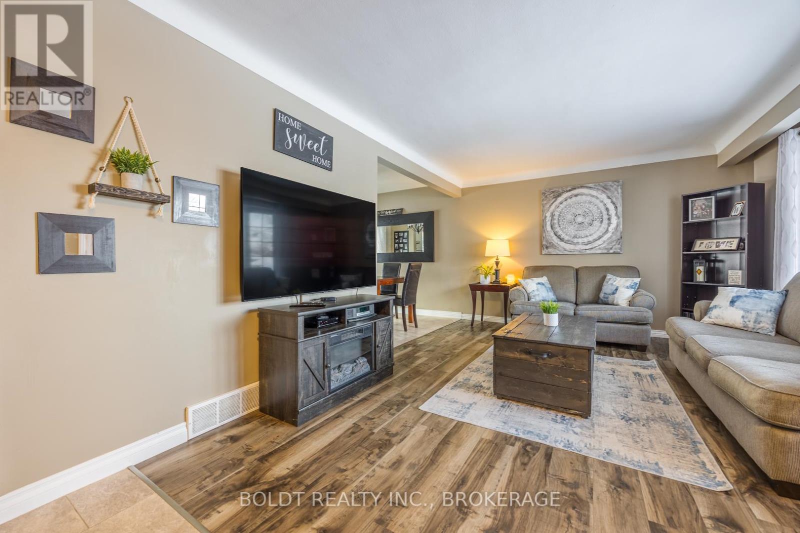 Property at 3 BEACON HILL DRIVE image 4