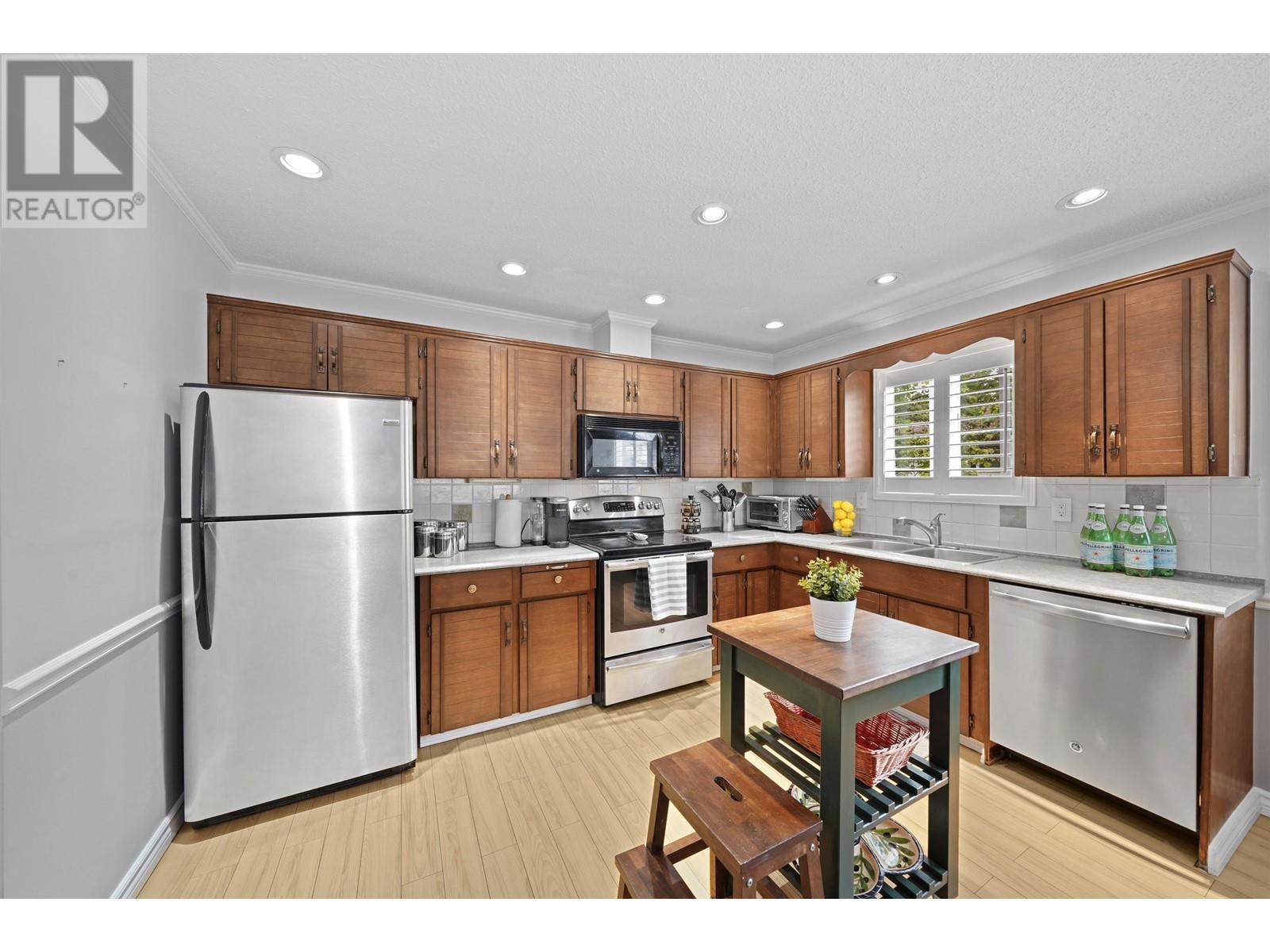 1271 Bluff Drive, Coquitlam, British Columbia  V3E 1R1 - Photo 4 - R3005286