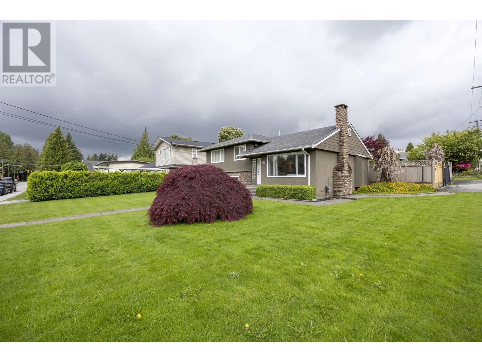 1009 Foster Avenue, Coquitlam, British Columbia  V3J 2M4 - Photo 2 - R3005642
