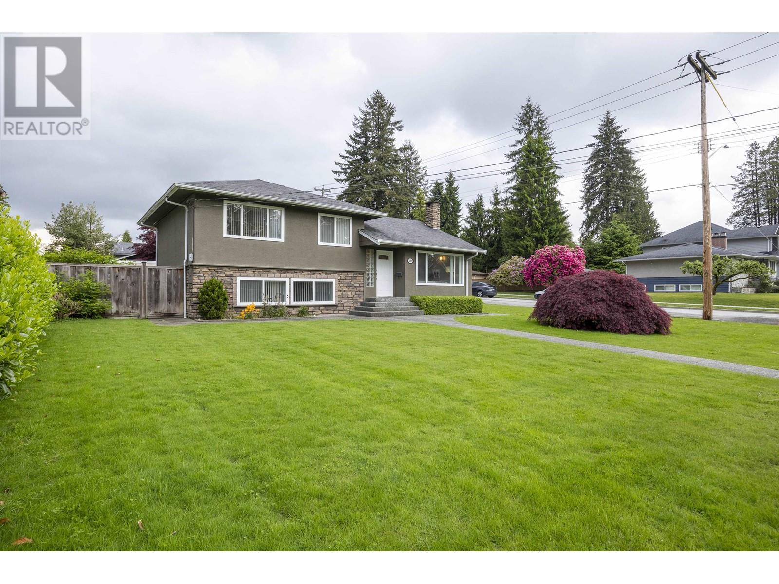 1009 Foster Avenue, Coquitlam, British Columbia  V3J 2M4 - Photo 1 - R3005642