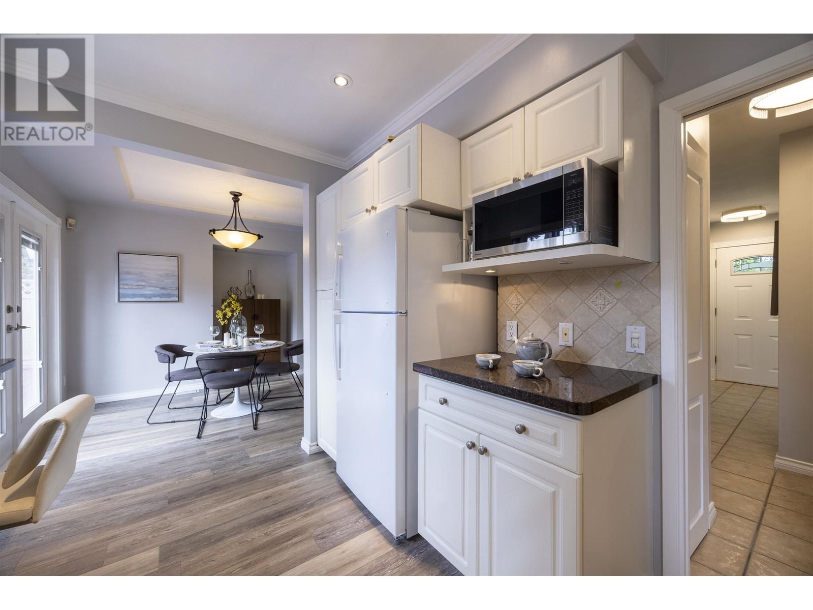 1009 Foster Avenue, Coquitlam, British Columbia  V3J 2M4 - Photo 11 - R3005642
